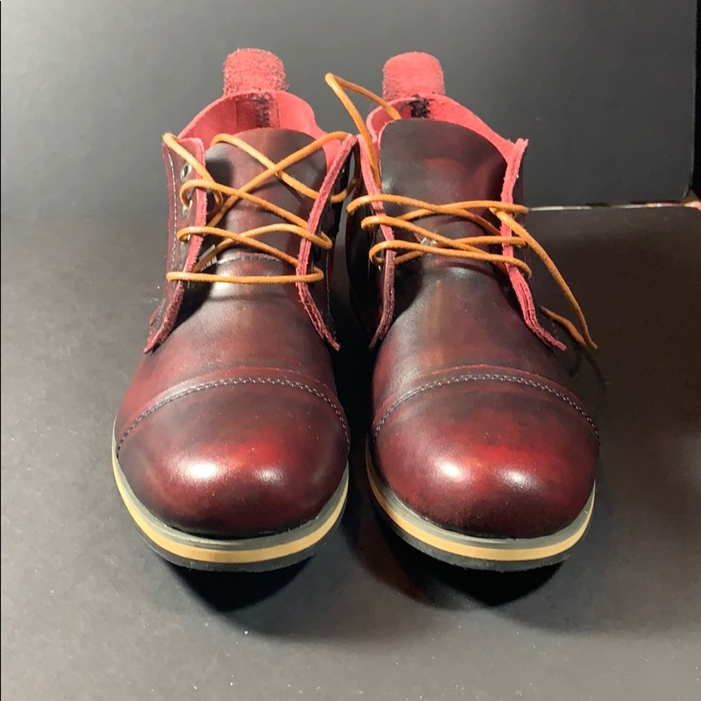 Fashion boots! Real leather. Brogans.